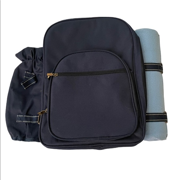 HSN Red Envelope Picnic Cooler Backpack Original $130 BRAND NEW!! Navy Blue - Picture 1 of 9